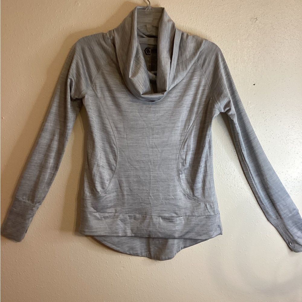 Series 8 Top Fitness Gray Cow Neck Size Small
